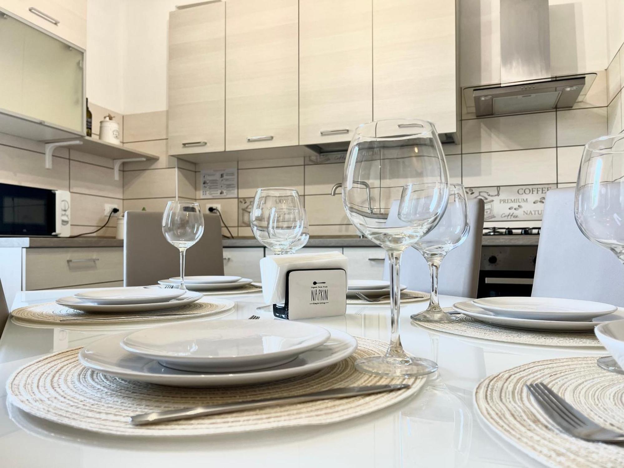 All'Apulia N'23 - Apartment With Parking Lecce Exterior foto